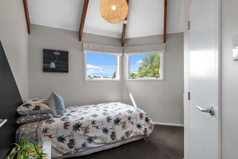 Photo of property in 481 Avonhead Road, Avonhead, Christchurch, 8042