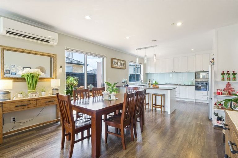 Photo of property in 16 Kirikiri Drive, Papakura, 2110