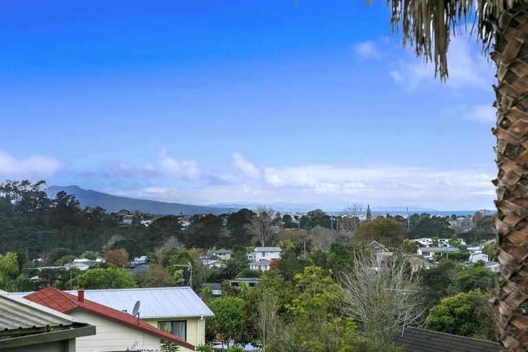 Photo of property in 33 Verran Road, Birkenhead, Auckland, 0626