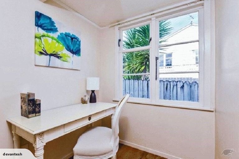 Photo of property in 17 Blacklock Avenue, Henderson, Auckland, 0612