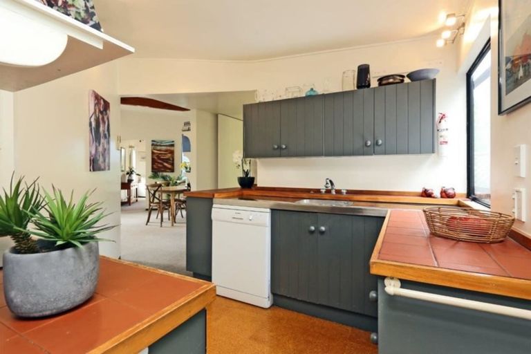 Photo of property in 30 Toop Street, Havelock North, 4130