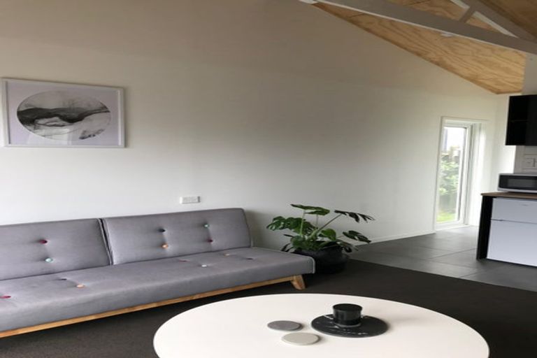 Photo of property in 1/48 Titirangi Road, New Lynn, Auckland, 0600