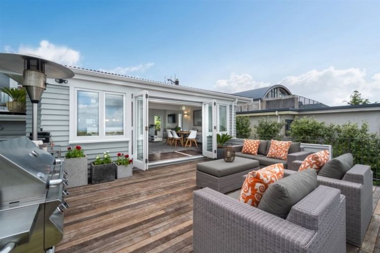 Photo of property in 1/57 Gulf View Road, Murrays Bay, Auckland, 0630