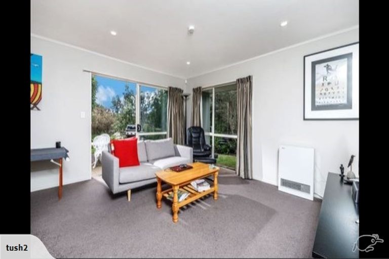 Photo of property in 10 Crestview Place, Browns Bay, Auckland, 0630
