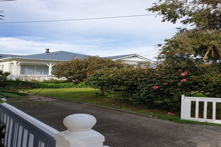 Photo of property in 89 Derwent Street, Island Bay, Wellington, 6023