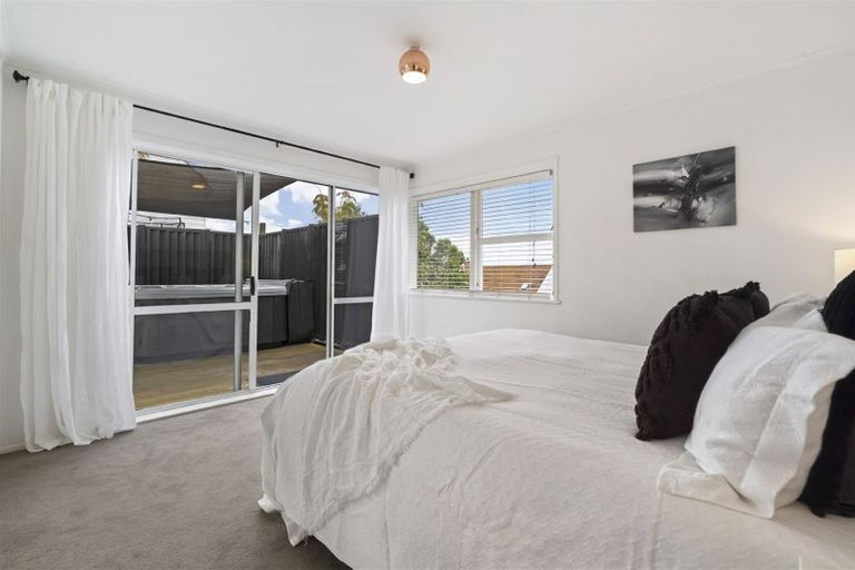 Photo of property in 19 Agincourt Street, Glenfield, Auckland, 0629