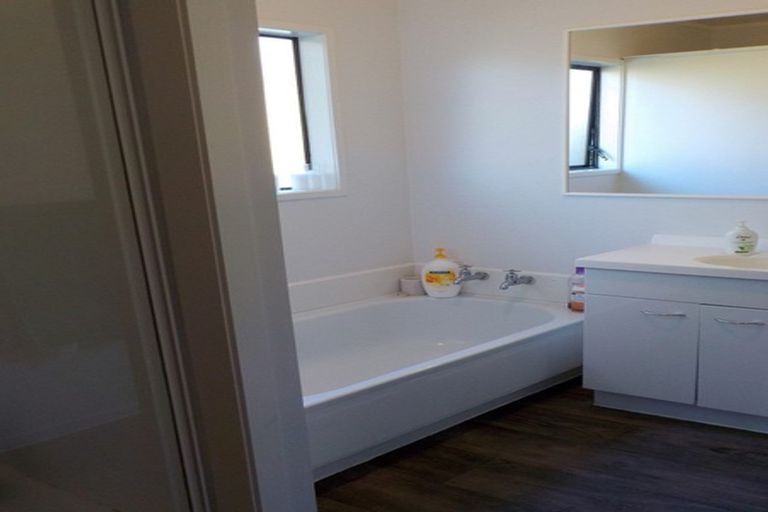 Photo of property in 1/41 Glencoe Road, Browns Bay, Auckland, 0630