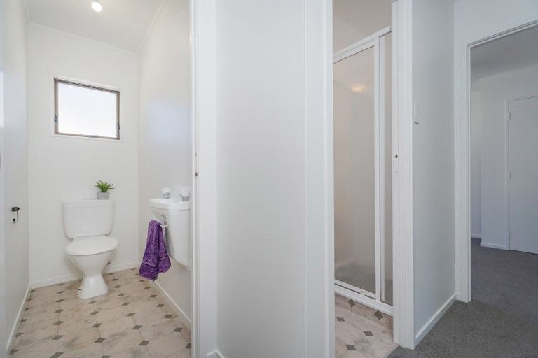 Photo of property in 15 Kawakawa Road, Whitianga, 3510