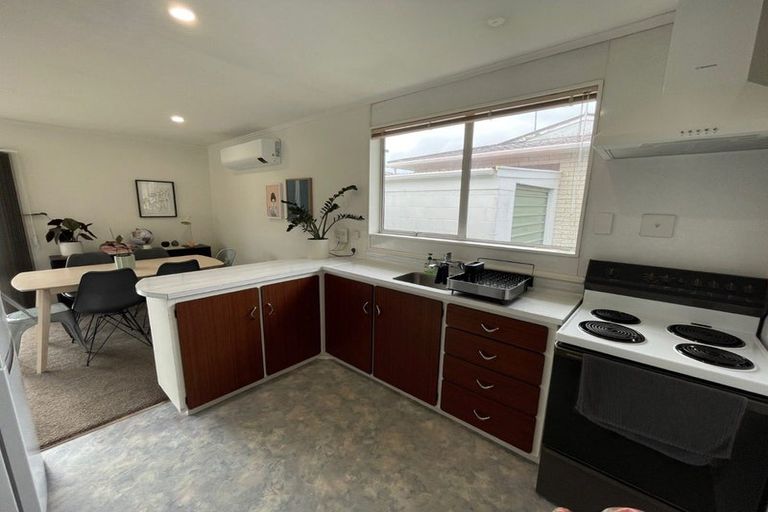 Photo of property in 4/50 Paynters Avenue, Strandon, New Plymouth, 4312