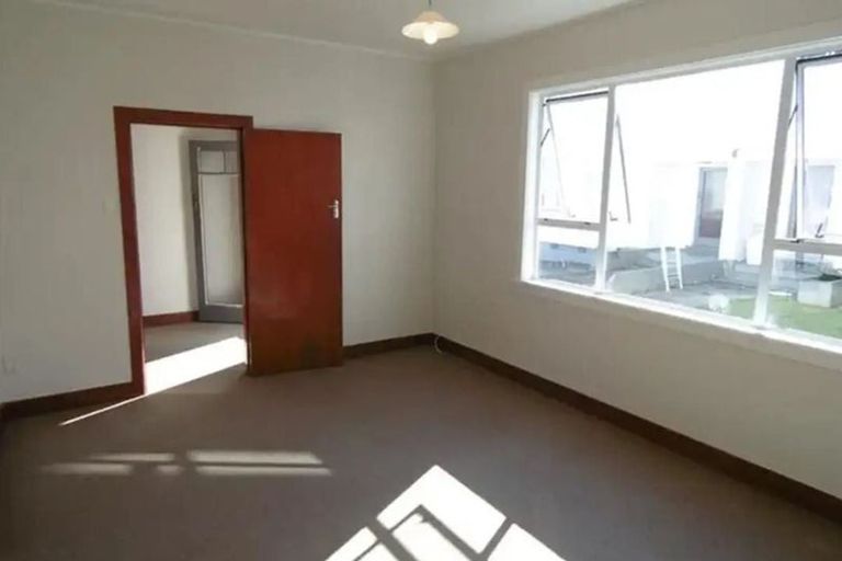 Photo of property in 27 Bulteel Street, New Plymouth, 4310
