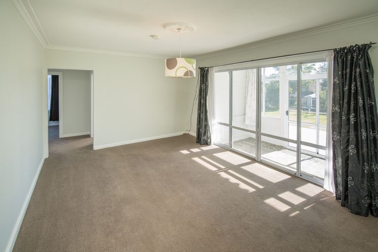 Photo of property in 306 Wainoni Road, Avondale, Christchurch, 8061