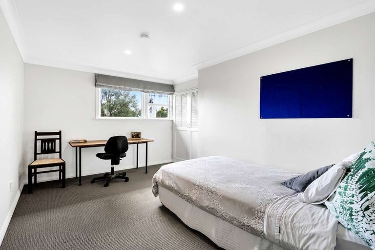 Photo of property in 68 Seddon Street, Takaro, Palmerston North, 4412