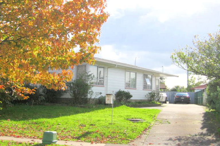 Photo of property in 74 Sikkim Crescent, Clover Park, Auckland, 2019