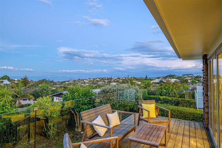 Photo of property in 5 Maxwelton Drive, Mairangi Bay, Auckland, 0630