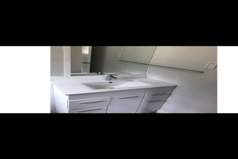 Photo of property in 15 Waitakere Road, Waitakere, Auckland, 0816