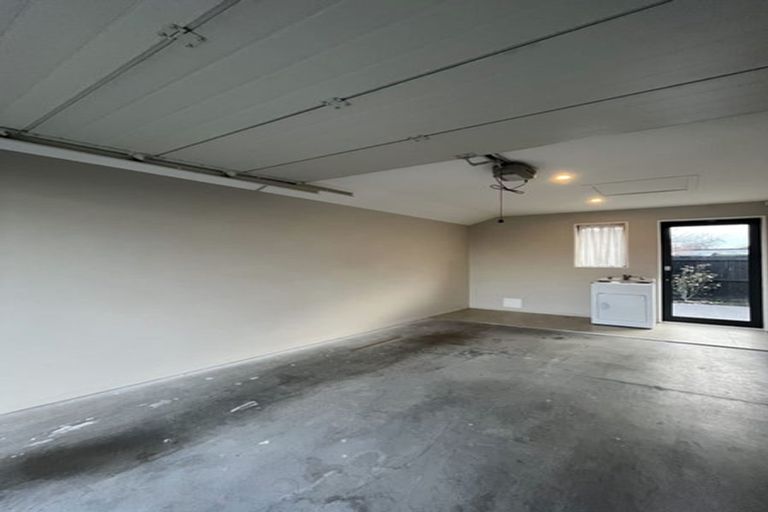 Photo of property in 2/5 Beatrice Place, Avonhead, Christchurch, 8042