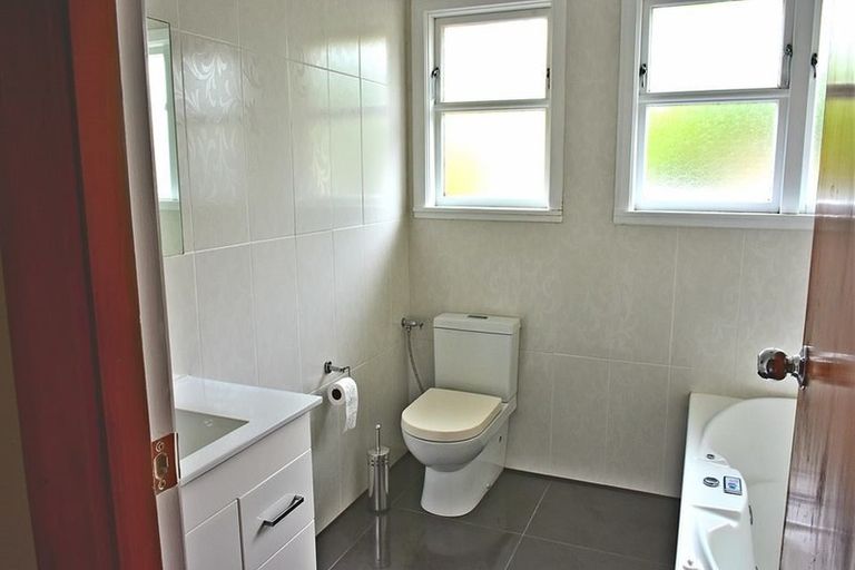 Photo of property in 19 Flay Crescent, Burnside, Christchurch, 8053