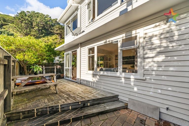 Photo of property in 2/264 Muritai Road, Eastbourne, Lower Hutt, 5013