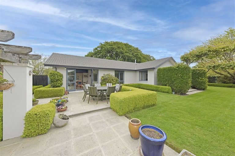 Photo of property in 27 Acorn Close, Waltham, Christchurch, 8023