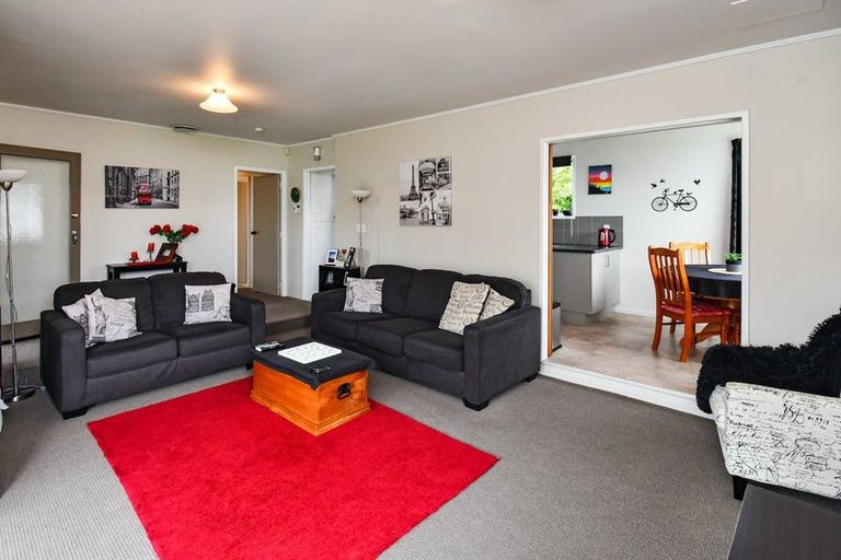 Photo of property in 51 Hobart Crescent, Wattle Downs, Auckland, 2103