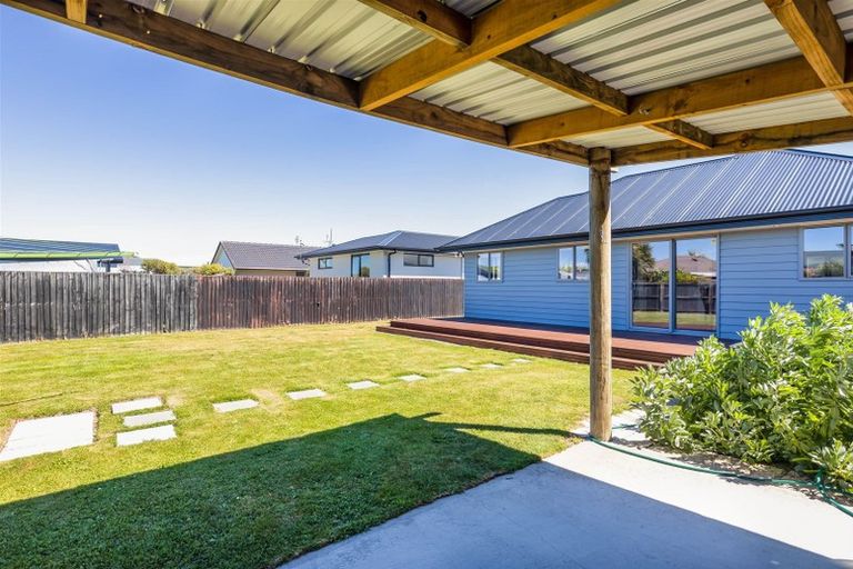 Photo of property in 23 Queenspark Drive, Parklands, Christchurch, 8083