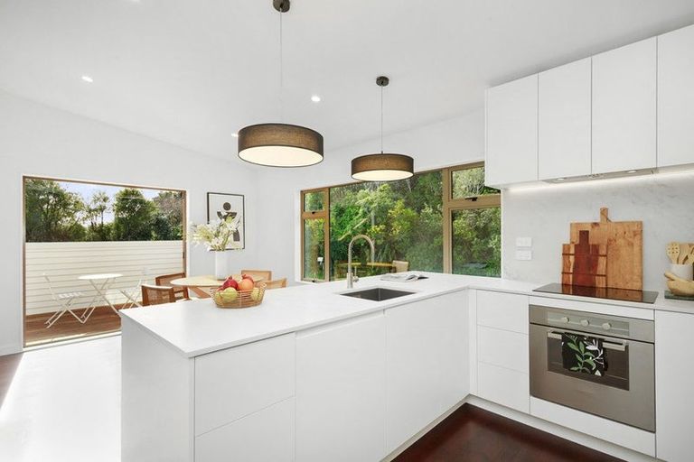 Photo of property in 21a Mahoe Street, Tawa, Wellington, 5028