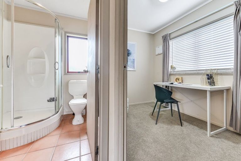 Photo of property in 19 Kittyhawk Place, Melville, Hamilton, 3206