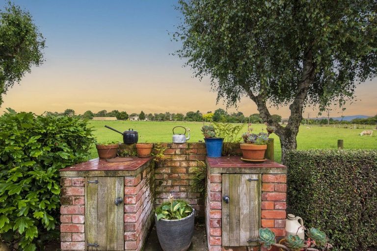 Photo of property in 147 Koputaroa Road, Levin, 5575