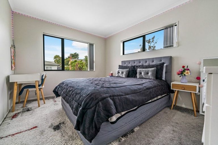 Photo of property in 61a Awaroa Road, Sunnyvale, Auckland, 0612