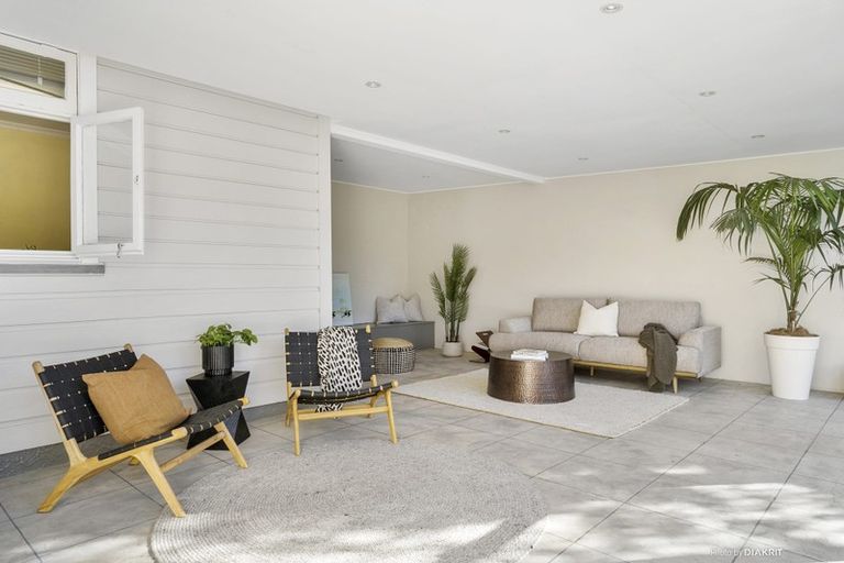 Photo of property in 356 The Parade, Island Bay, Wellington, 6023