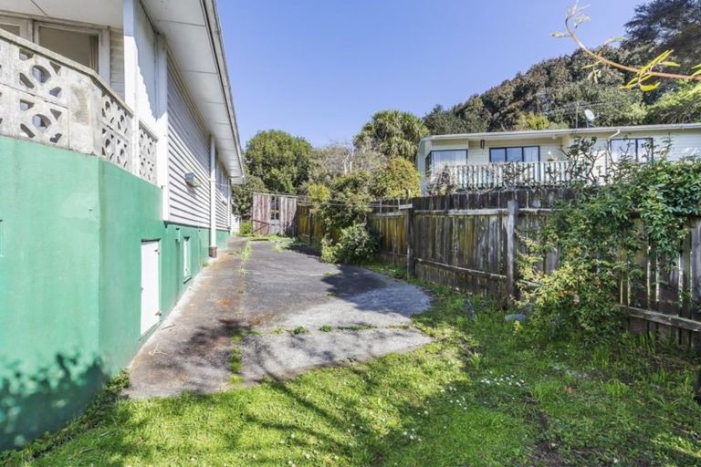 Photo of property in 15 Main Road, Tawa, Wellington, 5028