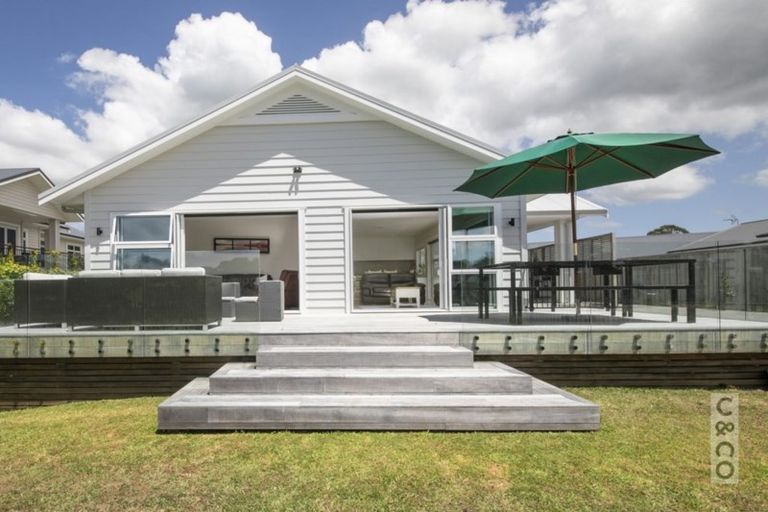 Photo of property in 4 York Terrace, Riverhead, 0820