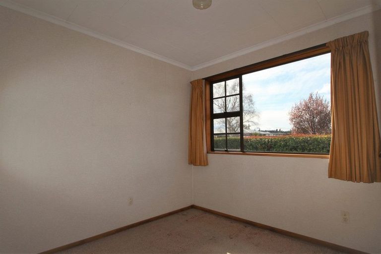 Photo of property in 12 Ashworth Street, Alexandra, 9320
