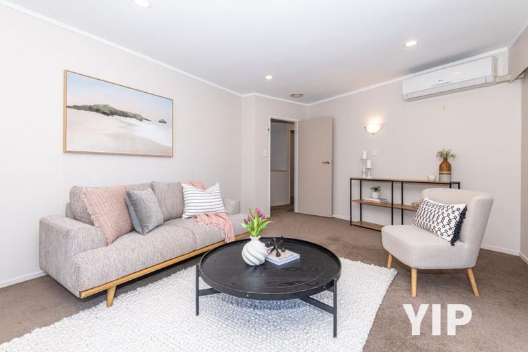 Photo of property in 81 Stewart Drive, Newlands, Wellington, 6037