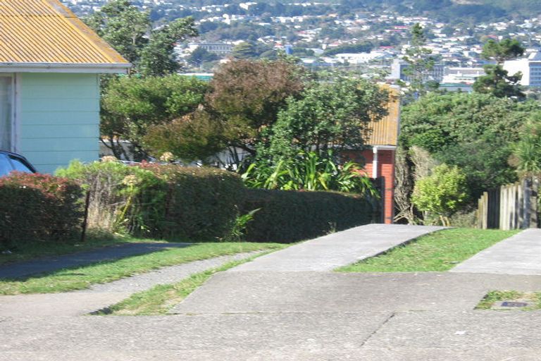 Photo of property in 23 Takapuwahia Drive, Takapuwahia, Porirua, 5022
