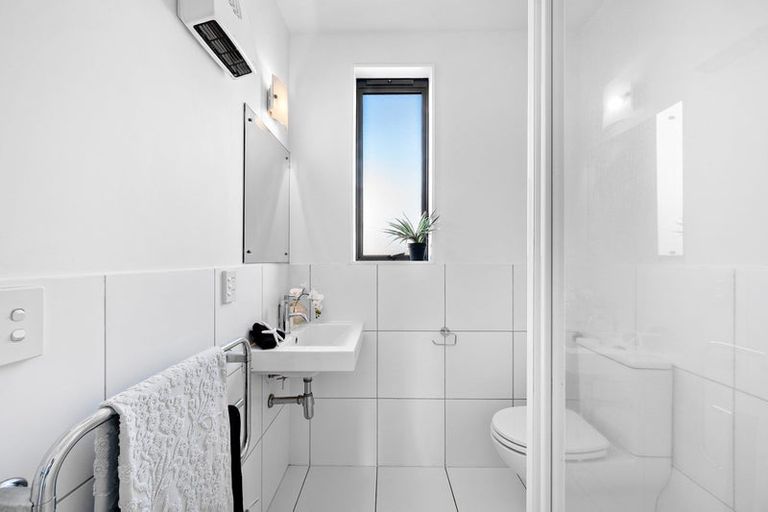 Photo of property in 2/1a Elizabeth Street, Petone, Lower Hutt, 5012