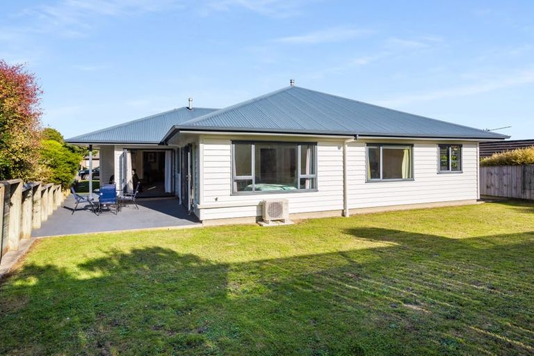 Photo of property in 80 Aotea Drive, Aotea, Porirua, 5024