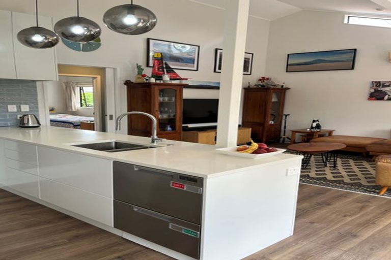 Photo of property in 56b Nile Road, Milford, Auckland, 0620