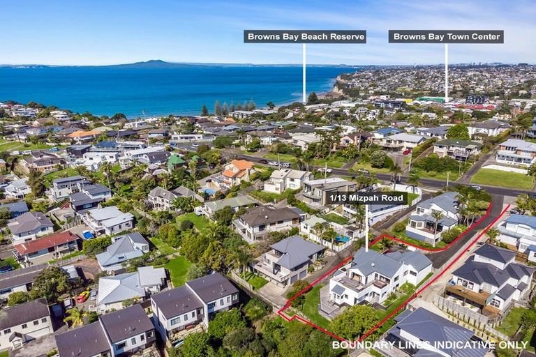 Photo of property in 1/13 Mizpah Road, Waiake, Auckland, 0630