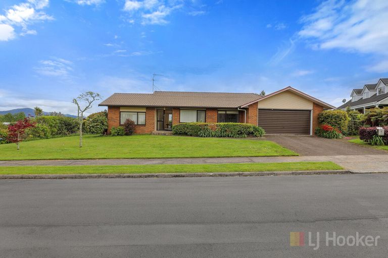 Photo of property in 2 Brundon Place, Lynmore, Rotorua, 3010