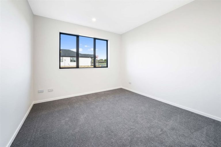 Photo of property in 10 Rorotu Avenue, Karaka, Papakura, 2113