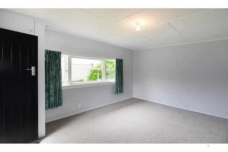 Photo of property in 43 Harris Street, Waimate, 7924