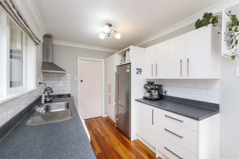 Photo of property in 4 Crewe Crescent, Hokowhitu, Palmerston North, 4410