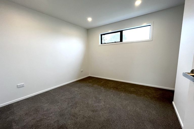 Photo of property in 4/12 Enderby Drive, Te Atatu Peninsula, Auckland, 0610