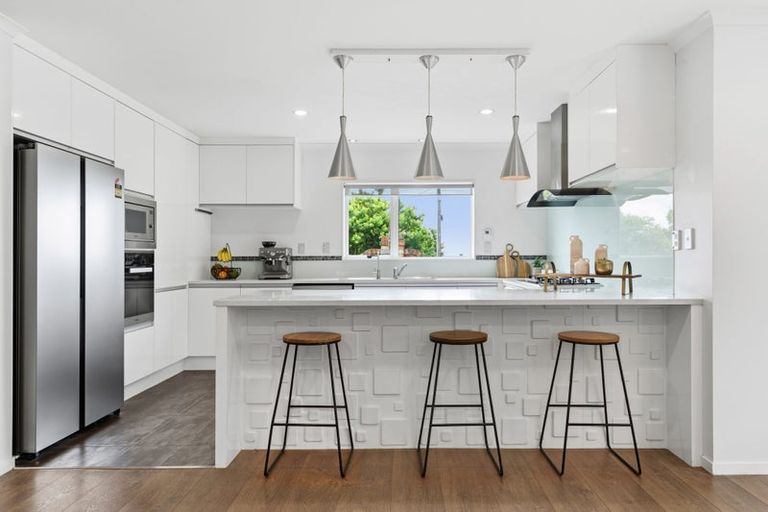 Photo of property in 28a Rangatira Road, Birkenhead, Auckland, 0626