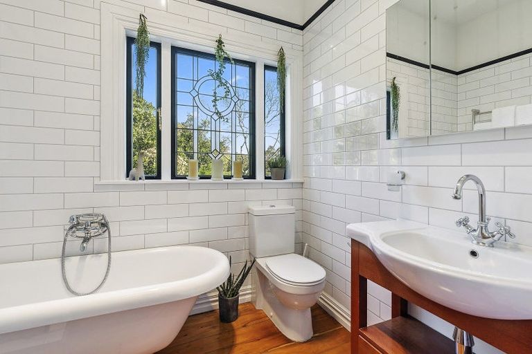 Photo of property in 52 Ira Street, Miramar, Wellington, 6022