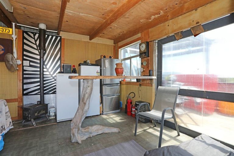 Photo of property in 75 Punga Street, Tangimoana, 4822