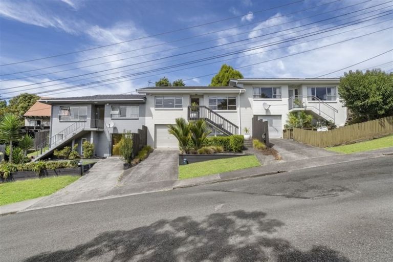 Photo of property in 2/84 Peach Road, Glenfield, Auckland, 0629