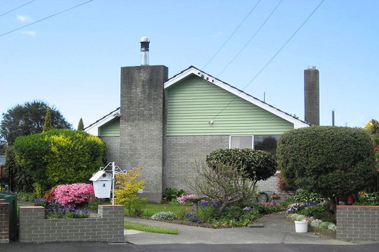 Photo of property in 4 Dalton Place, Burnside, Christchurch, 8053