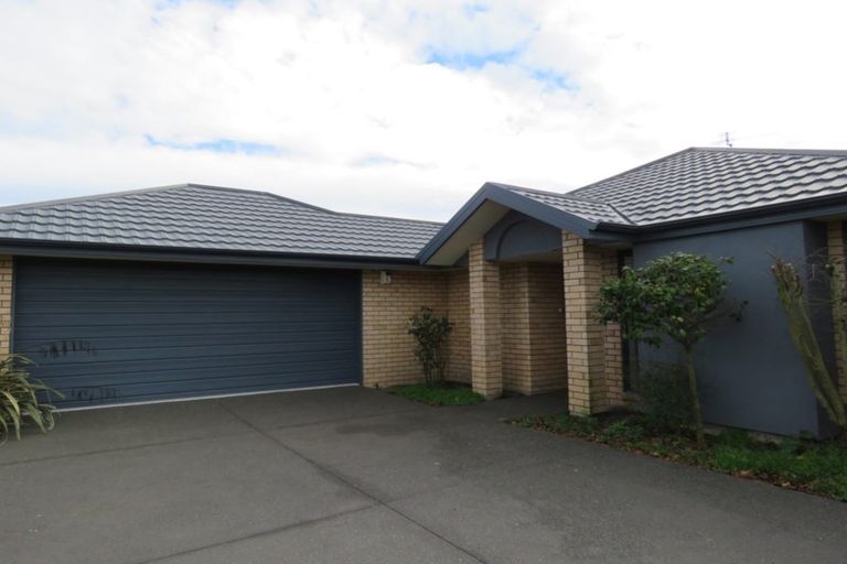 Photo of property in 6 Sheraton Place, Redwood, Christchurch, 8051